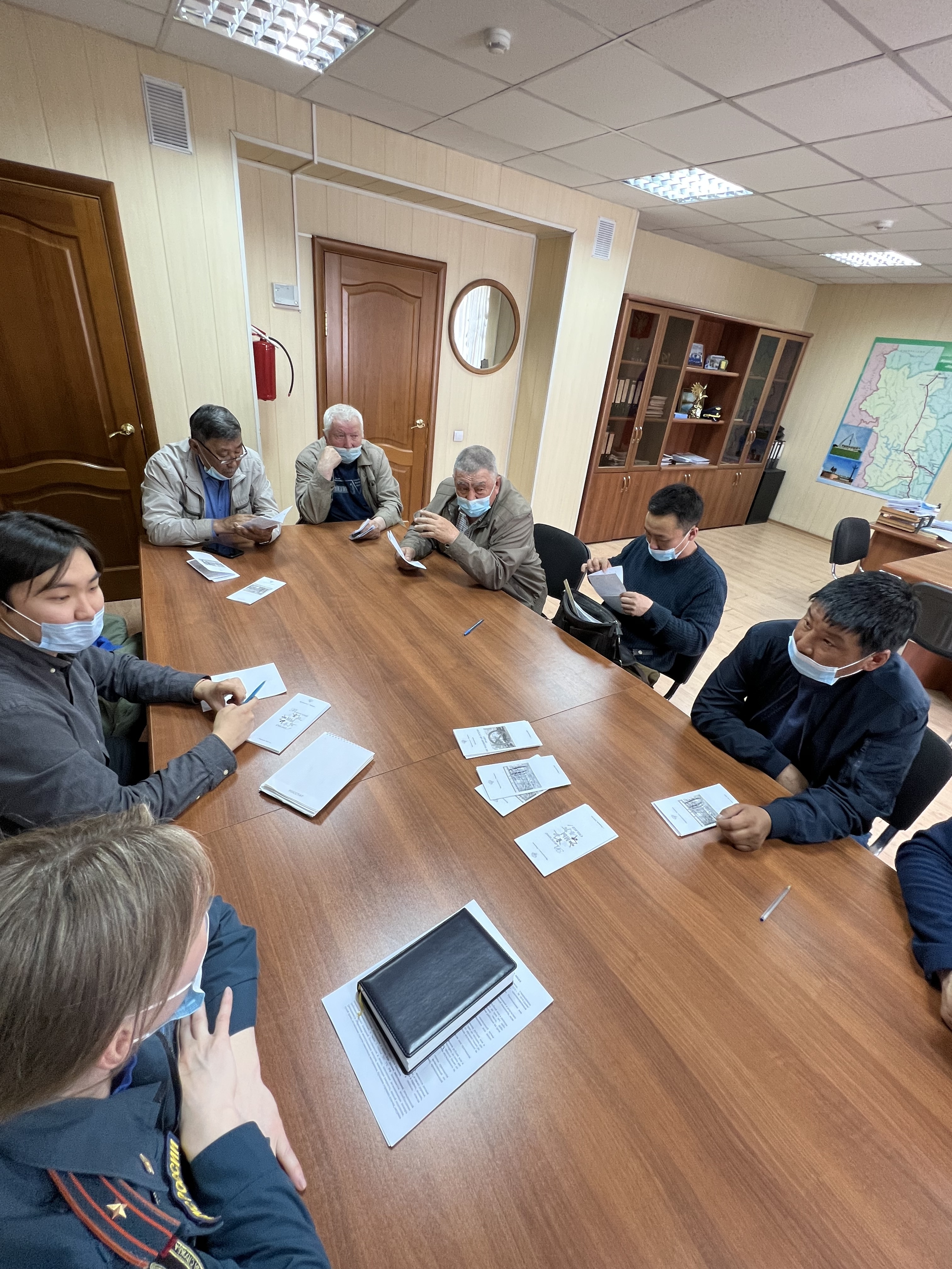 Прокурор г. Мирного провел встречу с родовыми общинами по вопросам  профилактики лесных пожаров | 30.05.2022 | Мирный - БезФормата